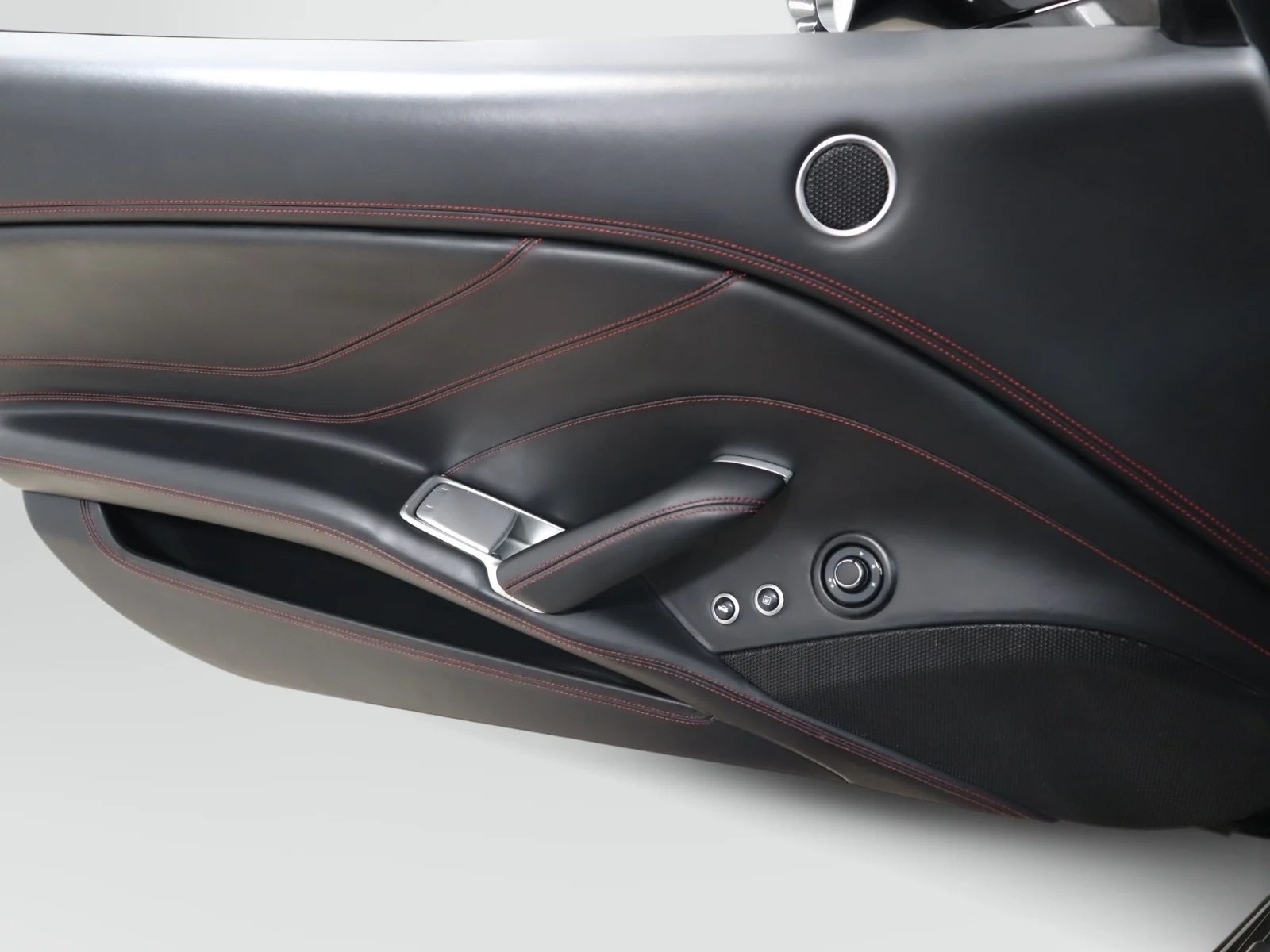 2016 Ferrari California T Base - Photo 24