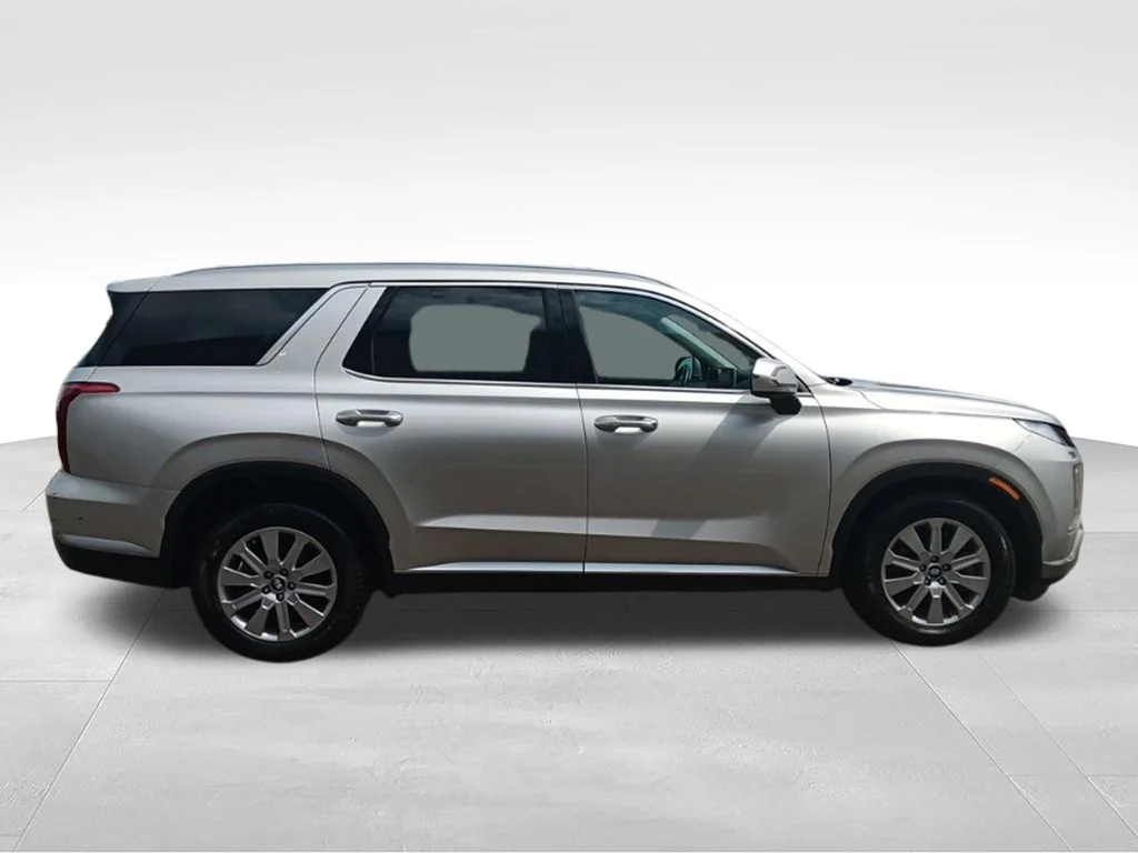 Used 2025 Typhoon Silver Hyundai SEL image 8
