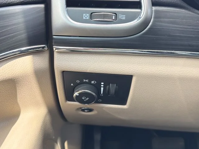Used 2021 White Jeep Limited image 27