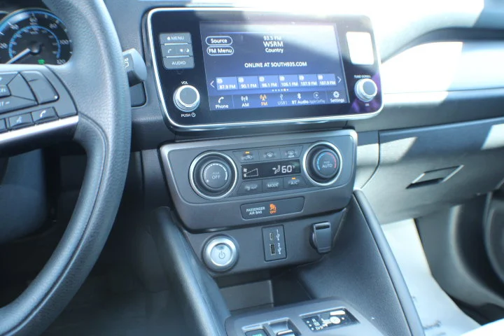 Used 2024 Gray Nissan S image 9