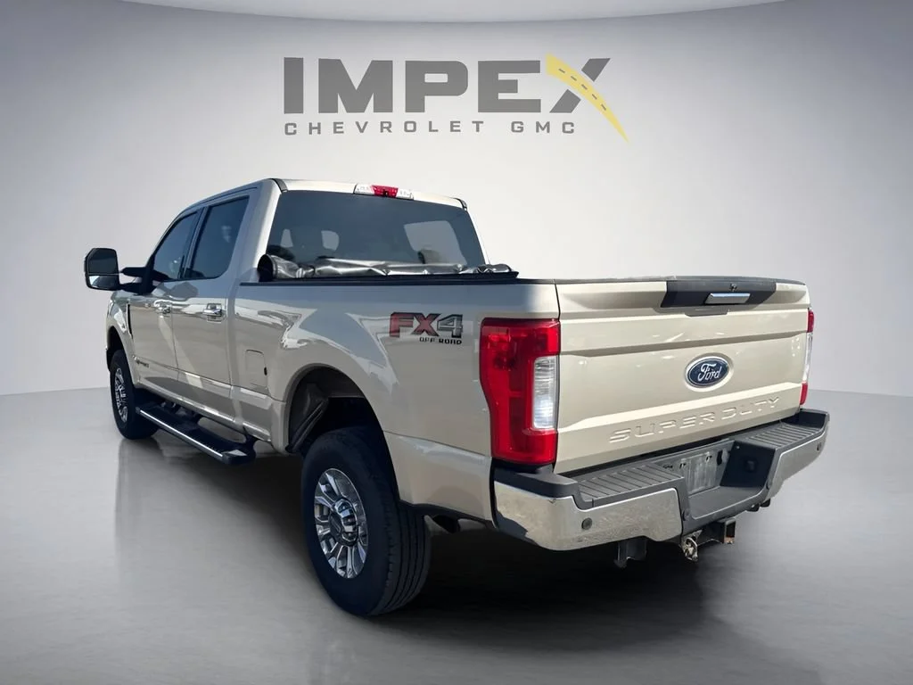 Used 2017  Ford Lariat image 3