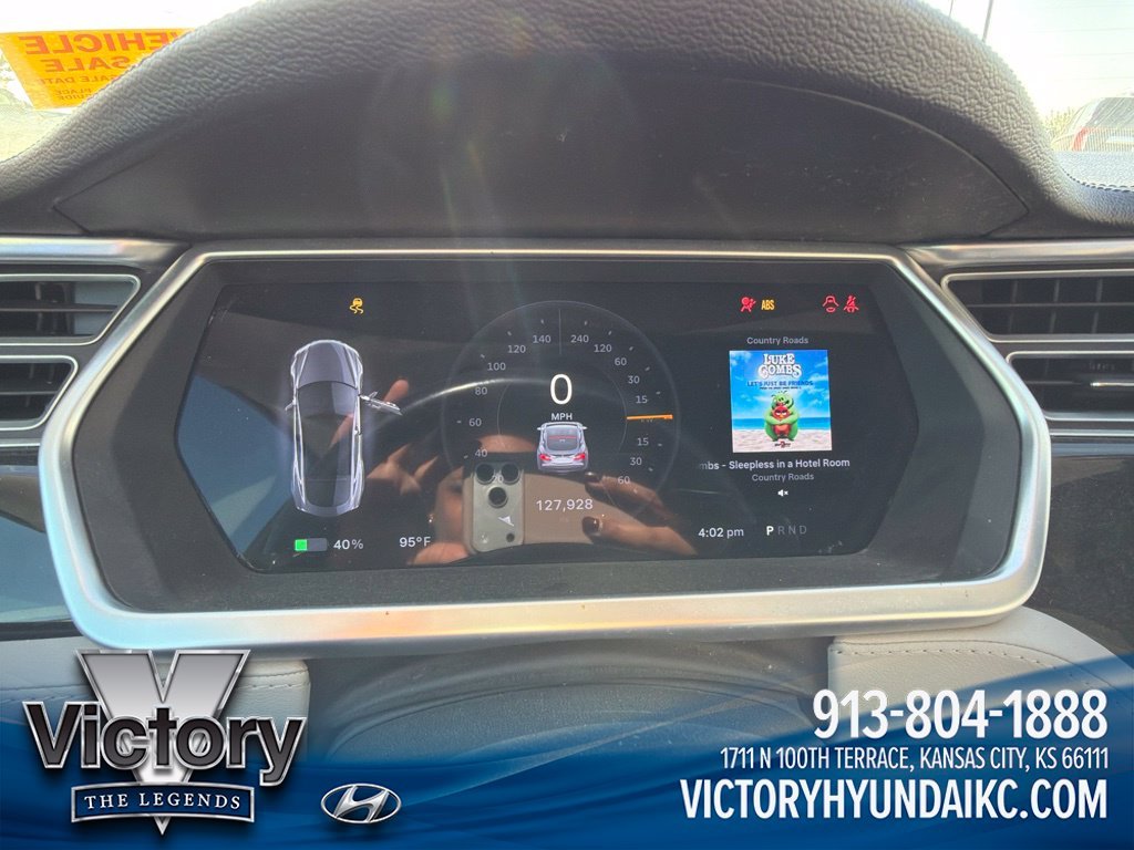 Used 2014  Tesla Base image 11