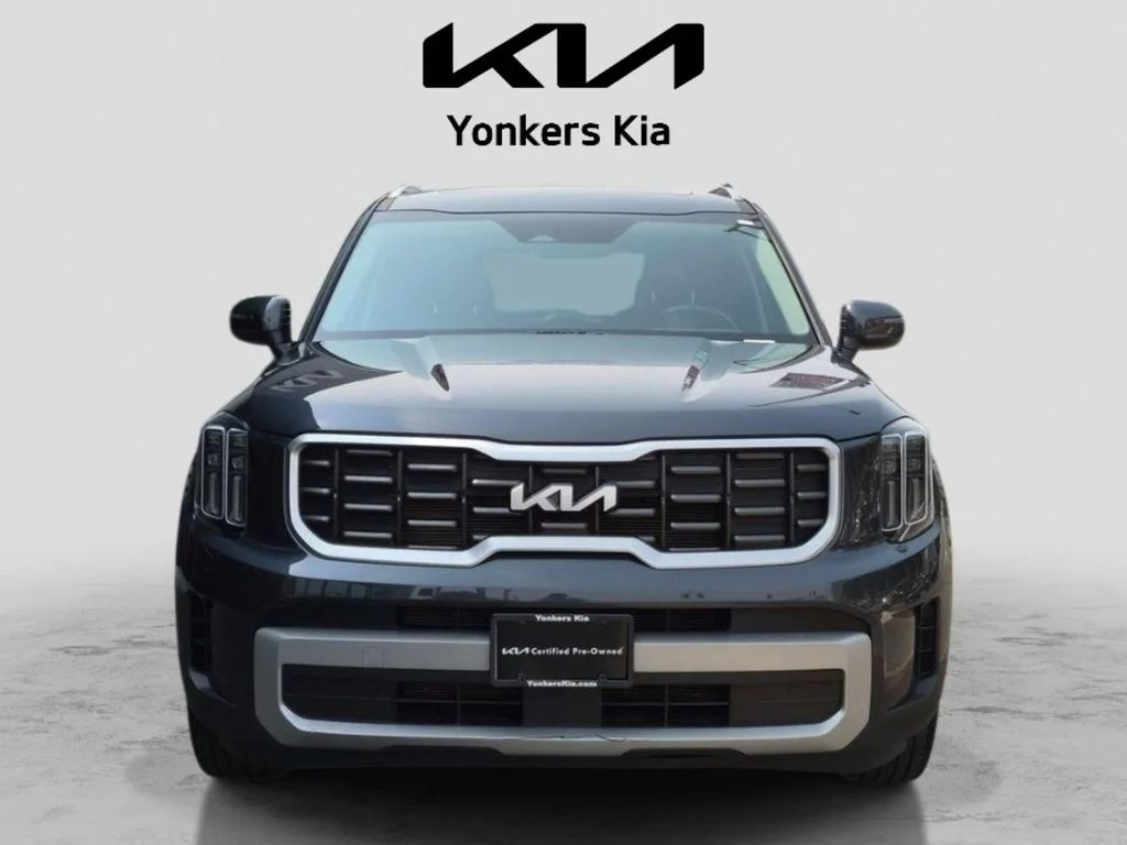 Used 2023 Gray Kia S image 3