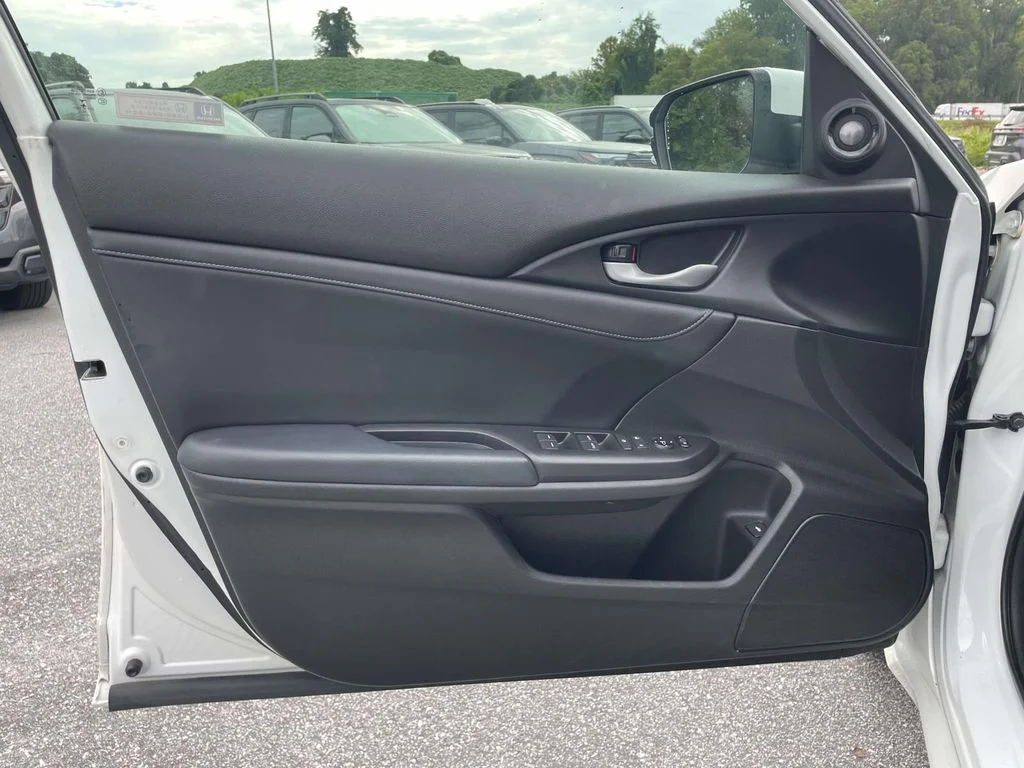 Used 2019 White Orchid Pearl Honda Touring image 5