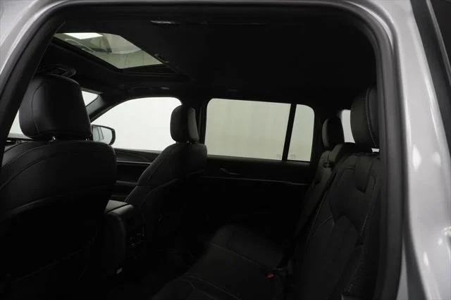 New 2026 Silver Zynith Exterior Paint Jeep Laredo image 18