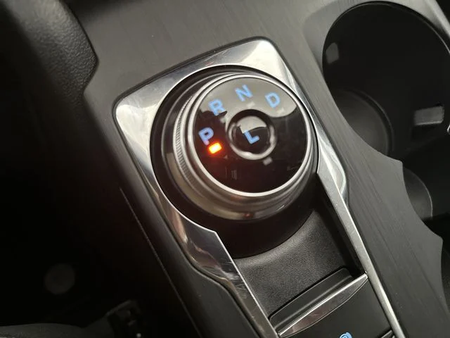 Used 2020 Silver Ford SE image 23