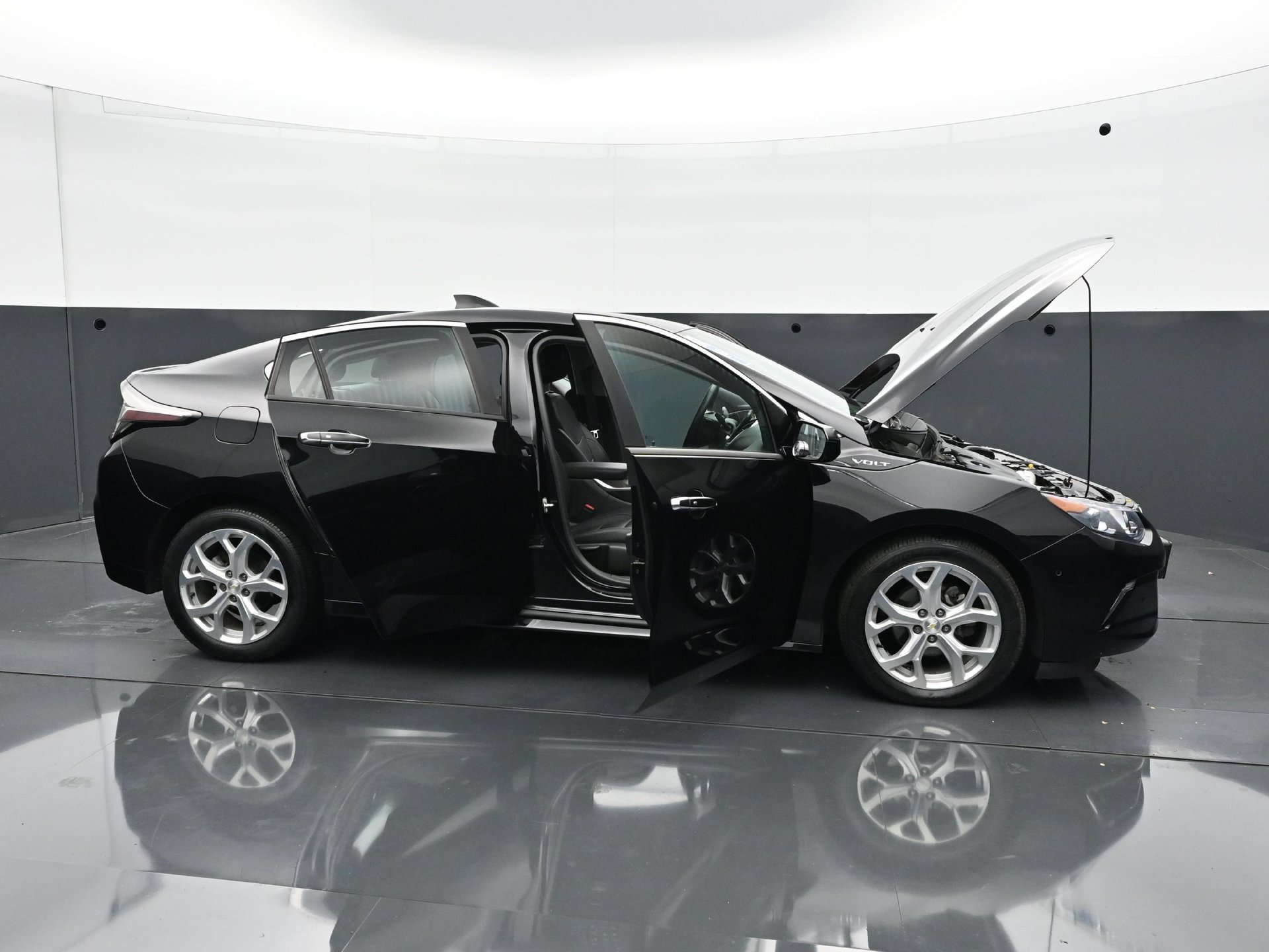 Used 2017 Mosaic Black Metallic Chevrolet Premier image 33