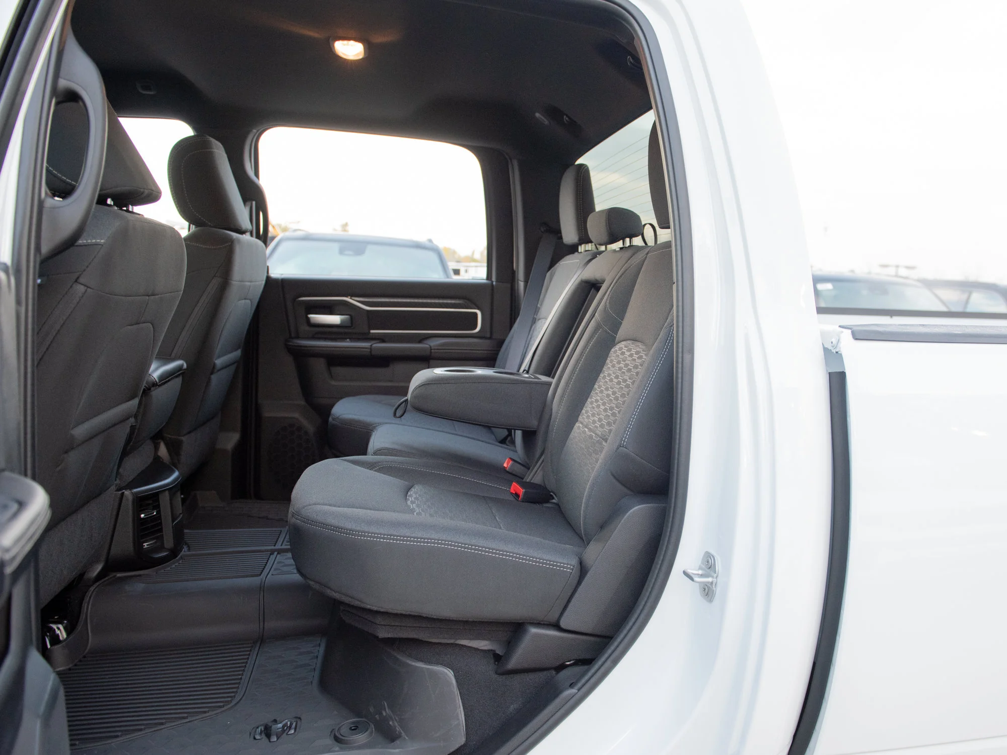 New 2027 White RAM Big Horn* Crew Cab 4x4, Level 1 Equip Group, Remote Start, 6.4L HEMI V8 image 22