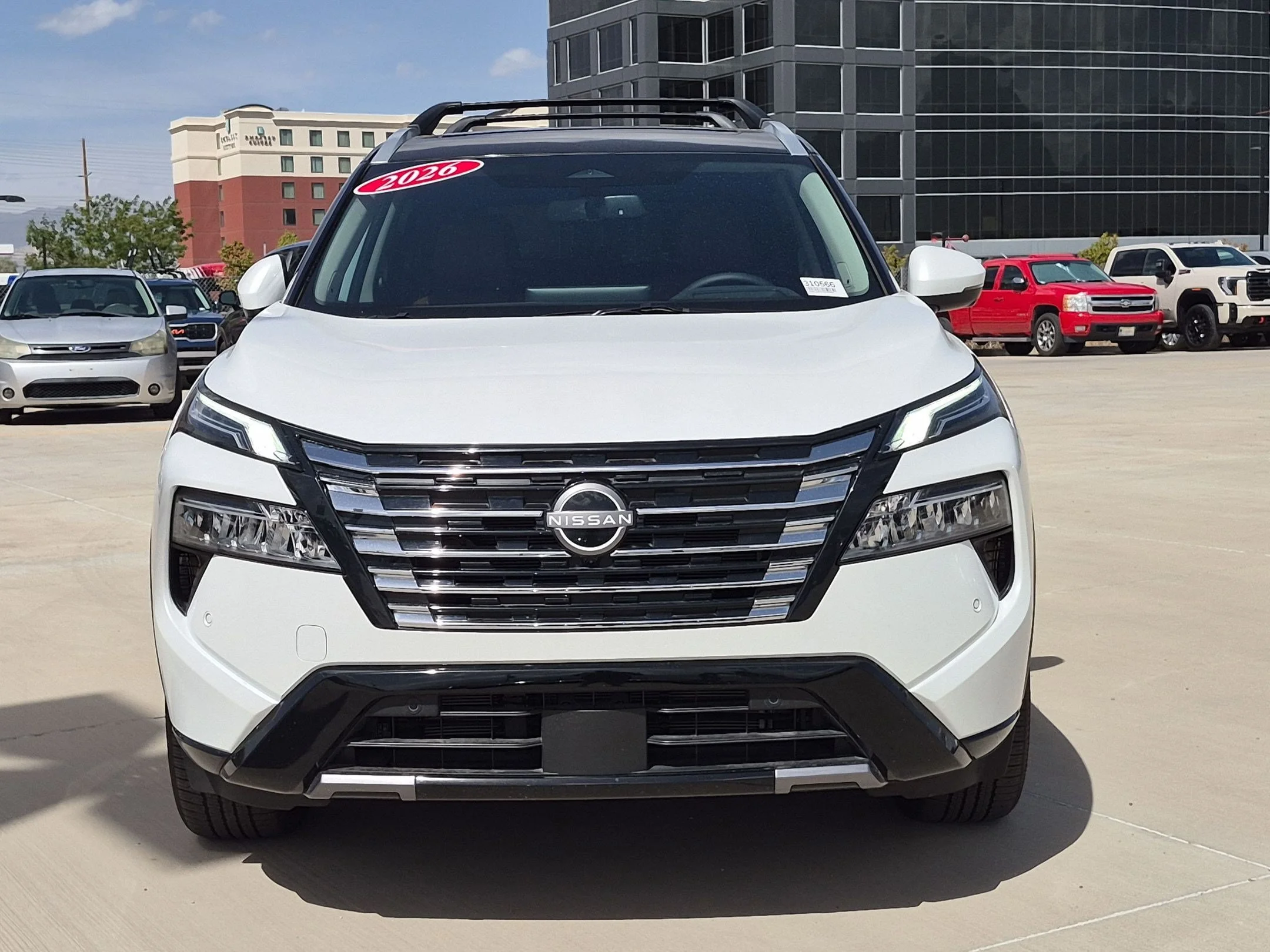 Used 2026 Everest White Pearl Tricoat Nissan Platinum image 8