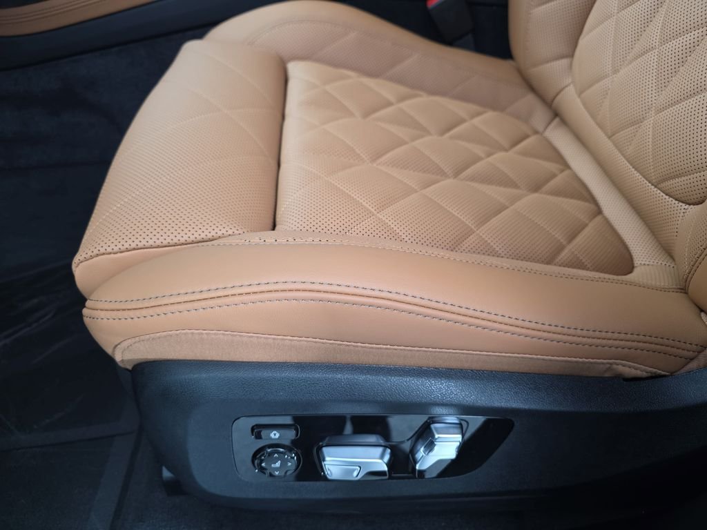 New 2027 Dravit Grey Metallic BMW xDrive40i image 29