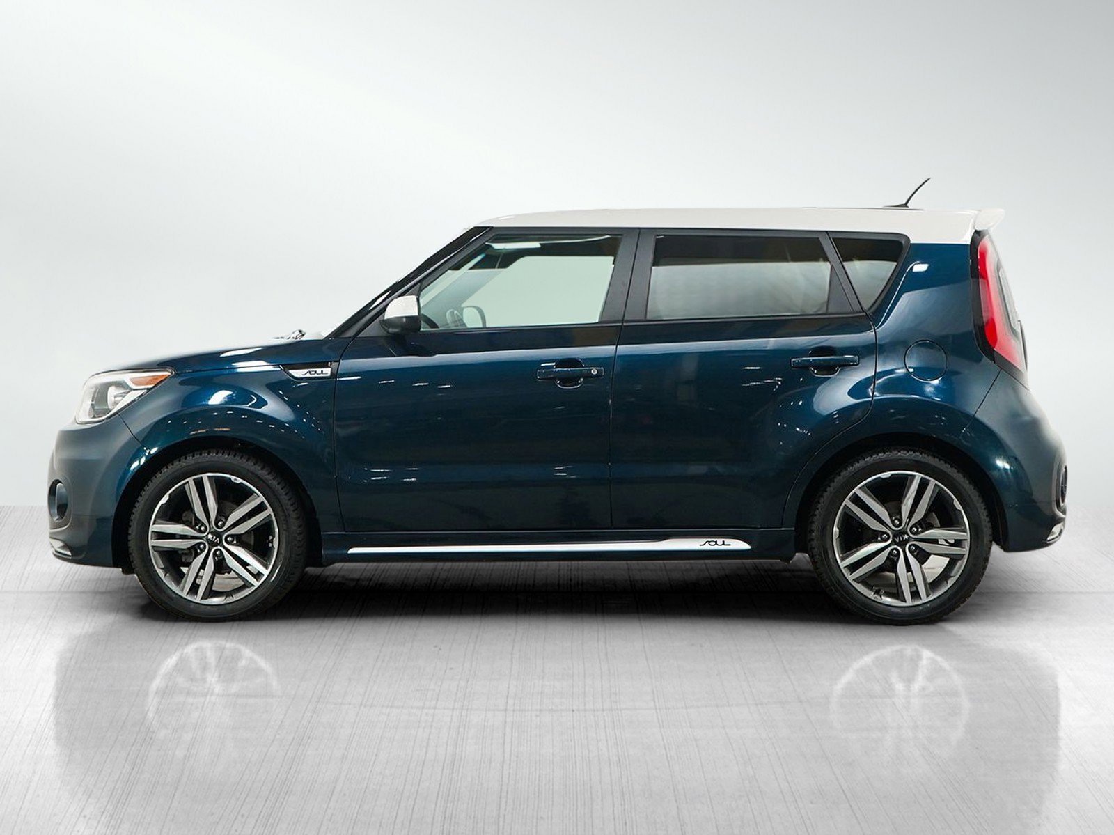Used 2018 Kia Soul + with VIN KNDJP3A59J7619667 for sale in White Bear Lake, Minnesota