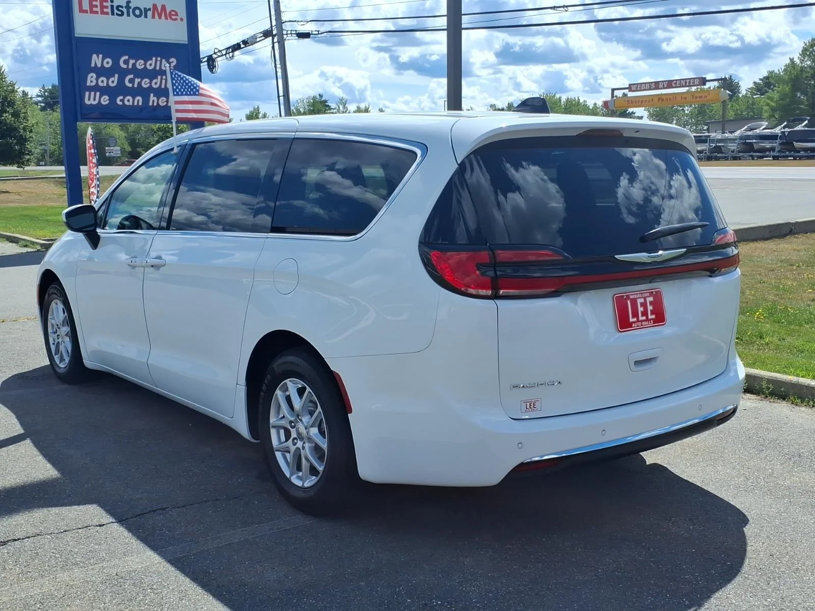 Used 2023 Bright White Clearcoat Chrysler Touring L image 6