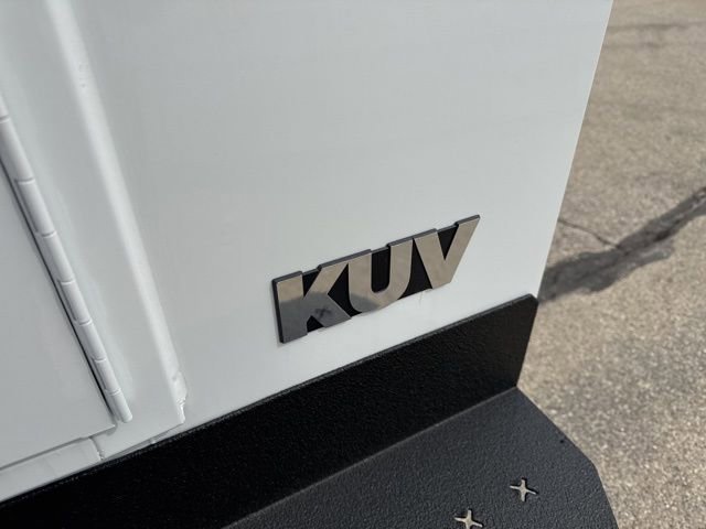 New 2025 Summit White Chevrolet 1WT image 7