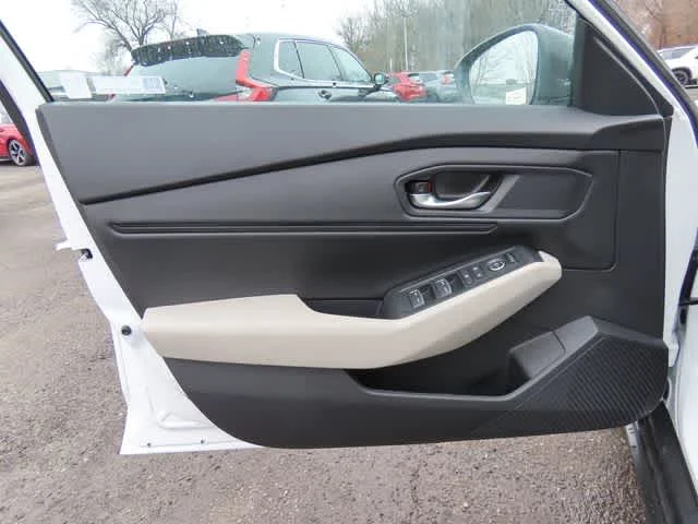 New 2026 Platinum White Pearl Honda SE image 14