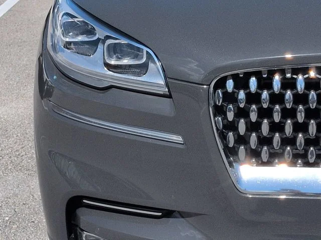 Used 2022 Dark Gray Metallic Lincoln Black Label image 10