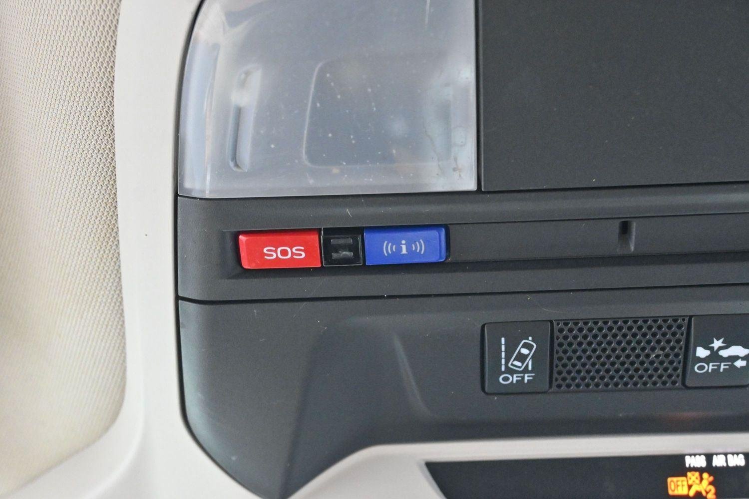 Used 2019 Ice Silver Metallic Subaru Premium image 25