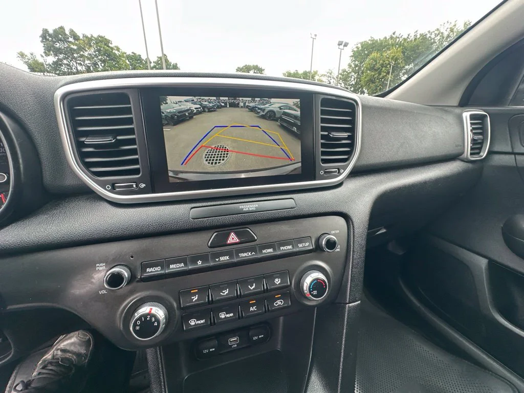 Used 2022 Red Kia LX image 21