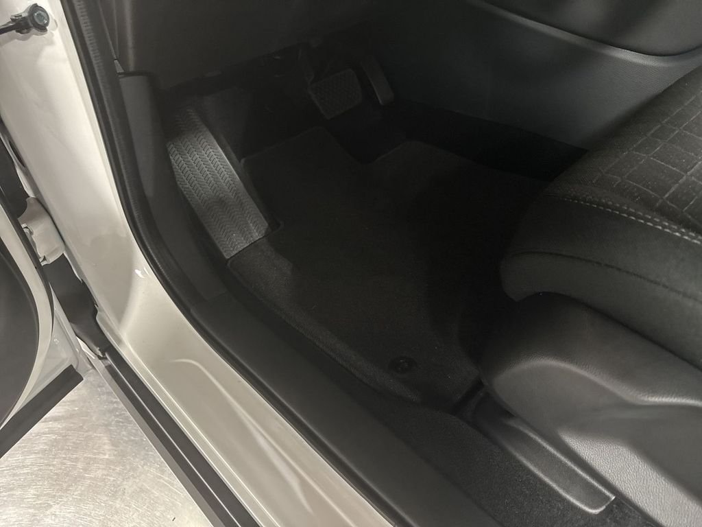 2026 Honda HR-V LX - Photo 15