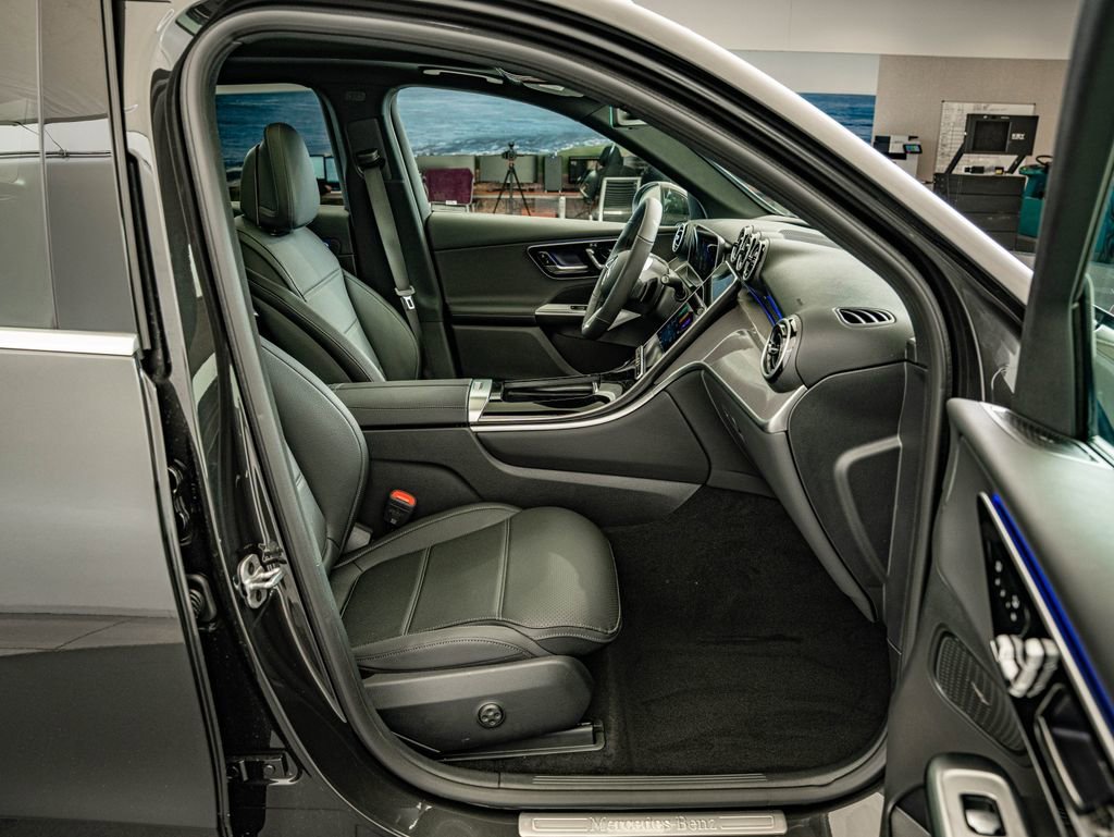 New 2026 Graphite Gray Metallic Mercedes-Benz GLC 300 image 33