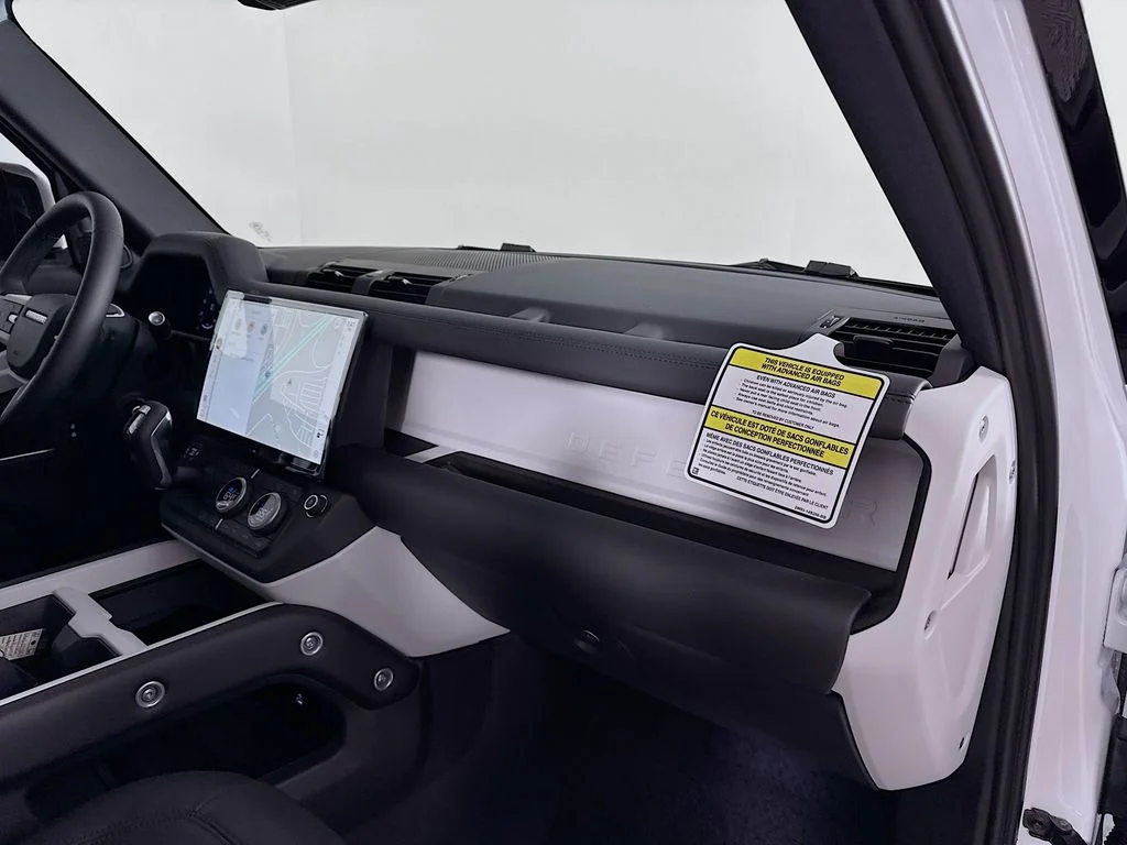 New 2026 Fuji White Land Rover S image 31