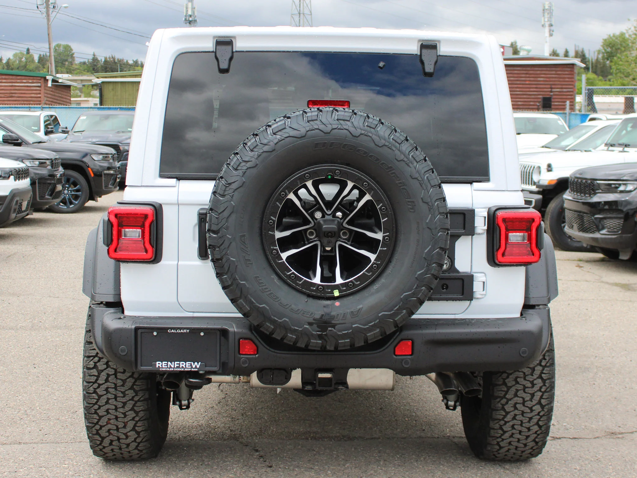 New 2026 White Jeep Moab 392* image 4