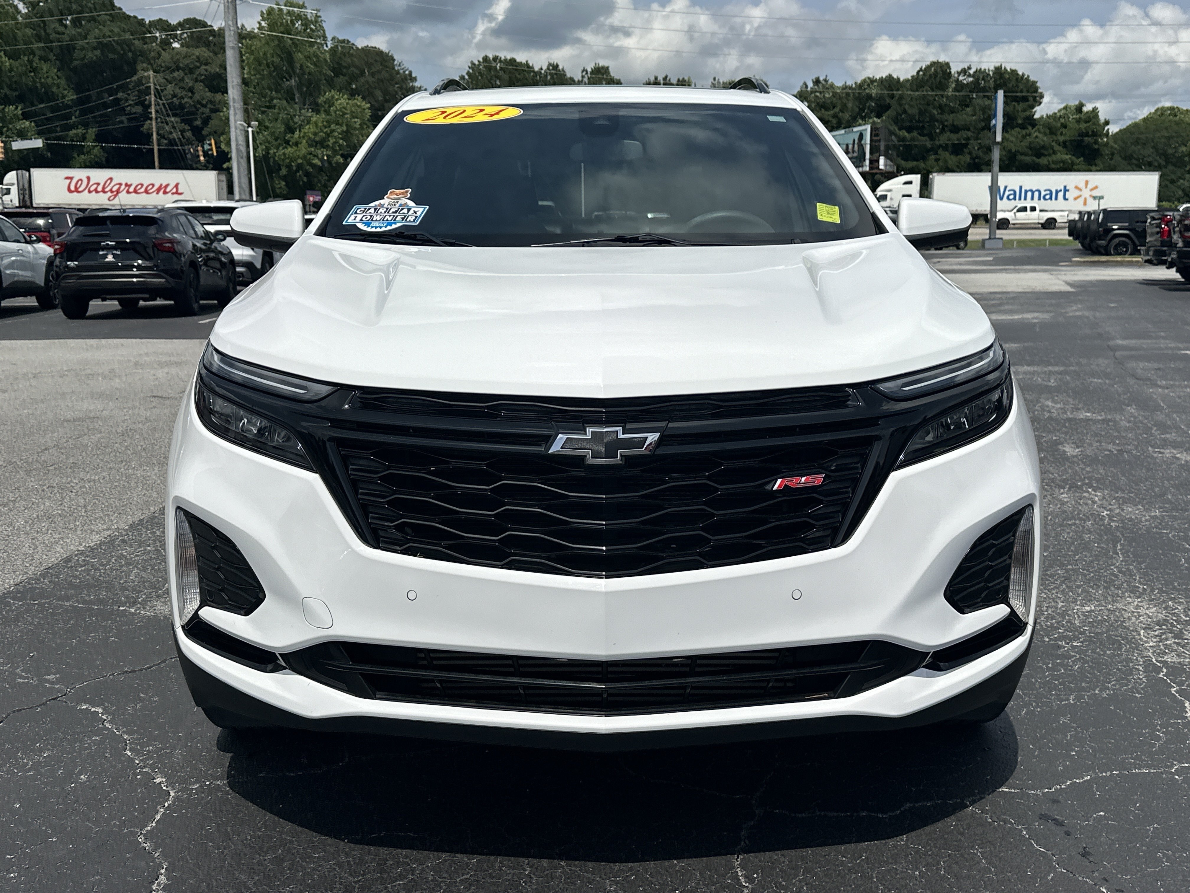 Used 2024 Summit White Chevrolet RS image 3