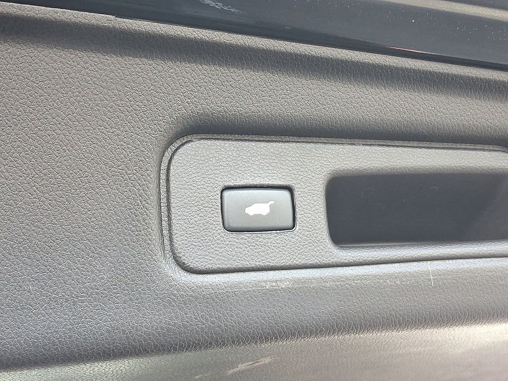 Used 2016 Black Acura Base image 31