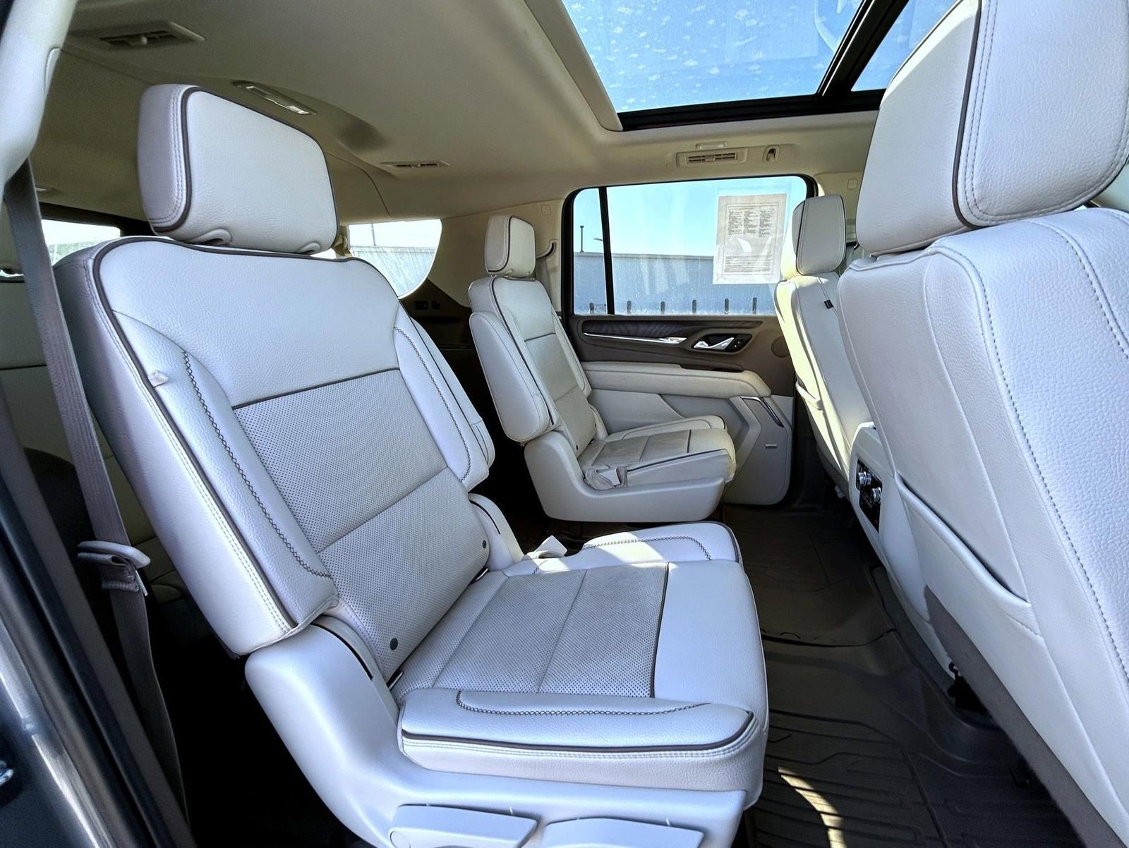 2022 GMC Yukon XL Denali - Photo 19