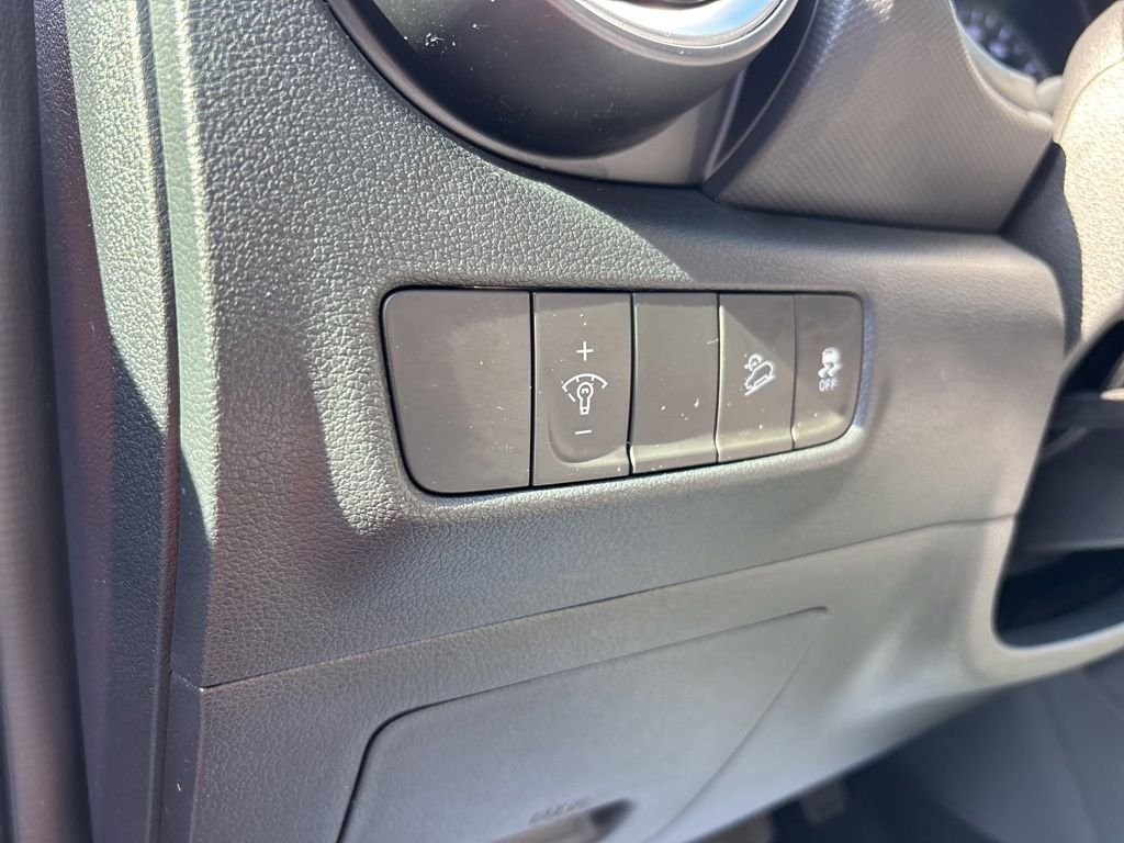 Used 2023 Red Hyundai SEL image 17