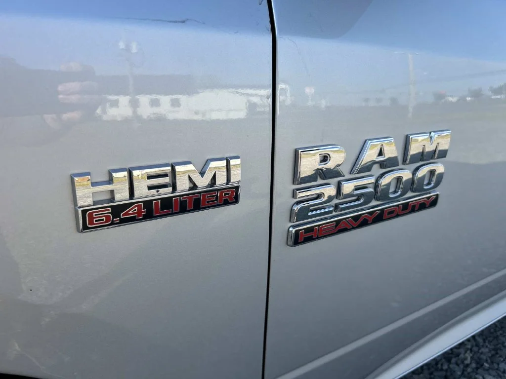 Used 2018 Silver Ram Tradesman image 40