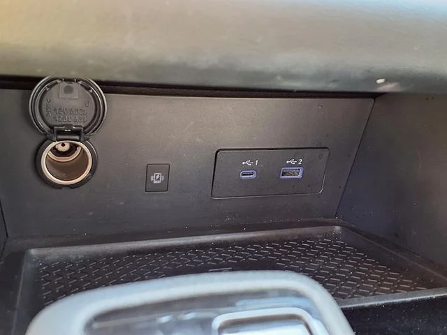 Used 2025 Gray Nissan Platinum image 8