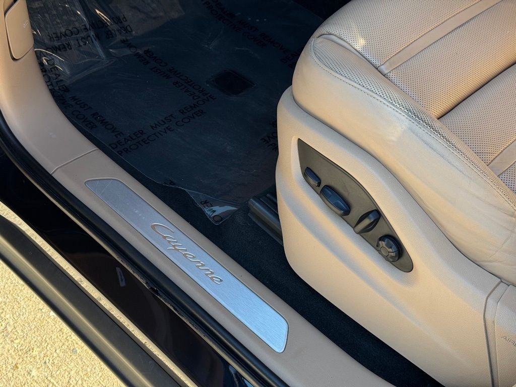 Certified Used 2023  Porsche  image 12