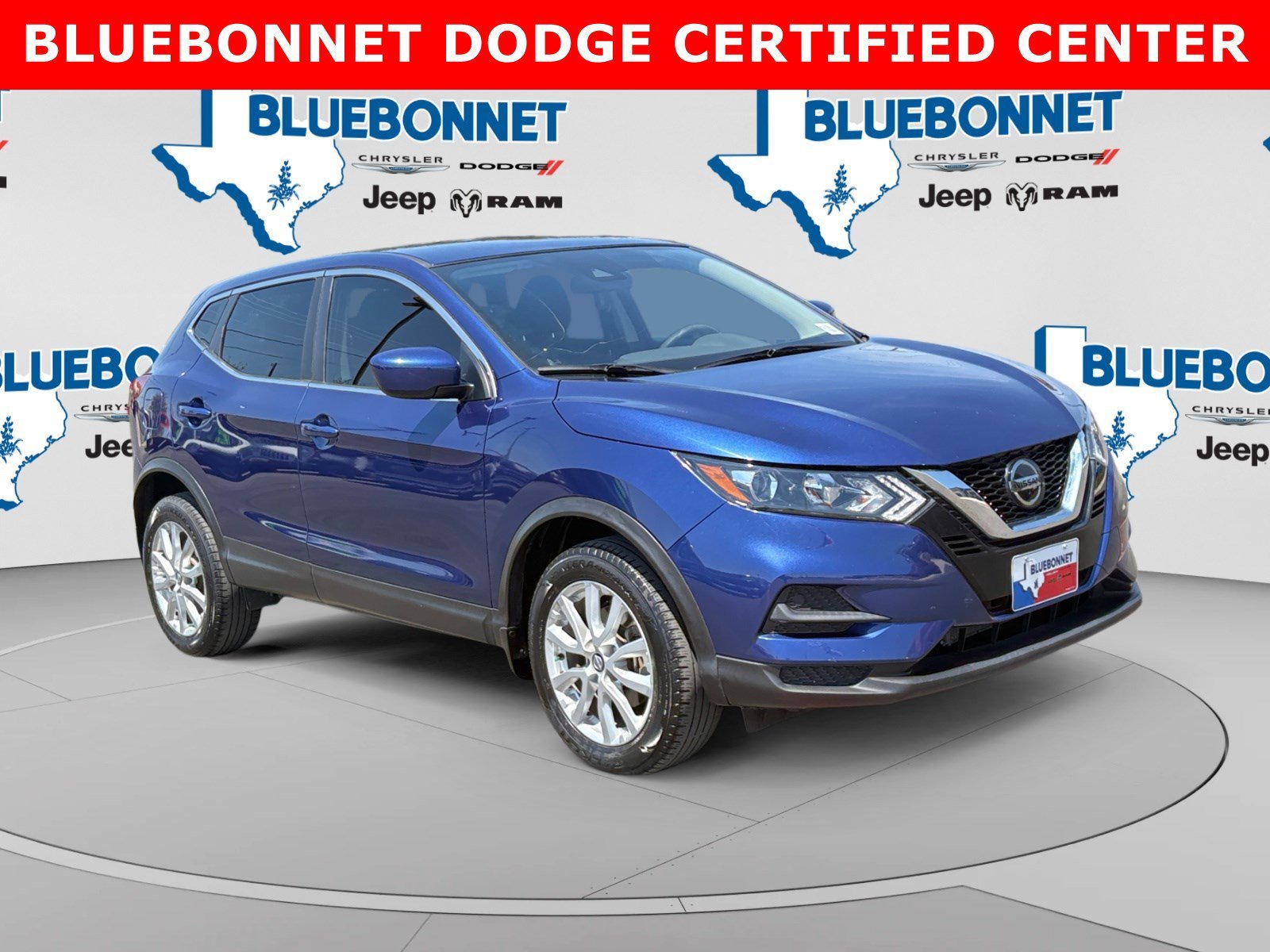 Used 2021 Caspian Blue Metallic Nissan S image 3