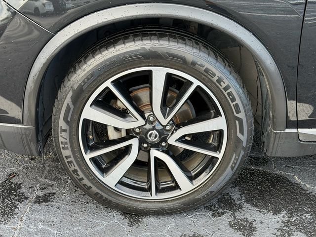 Used 2020 Black Nissan SL image 19