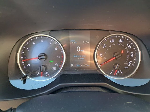 Certified Used 2020  Toyota XLE Premium image 14