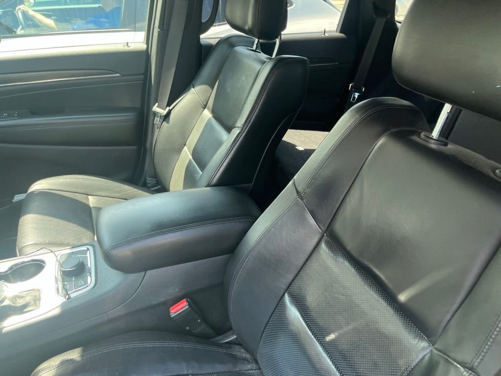 Certified Used 2018 Gray Jeep Limited image 2
