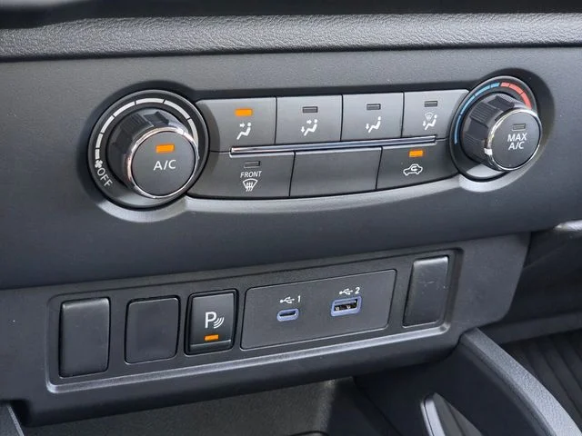 New 2027 Glacier White Nissan Crew Cab S image 17