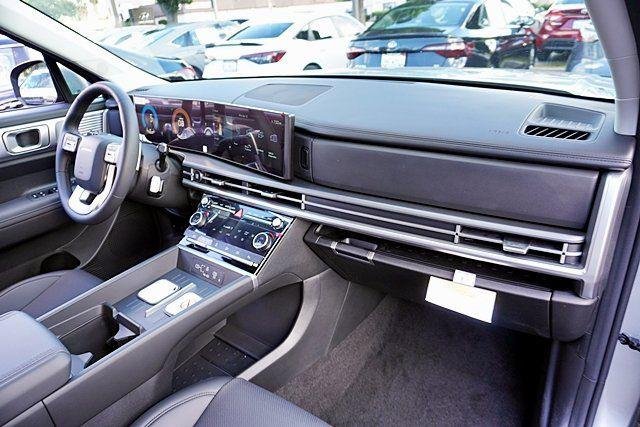 New 2026 Silver Hyundai SEL FWD image 11