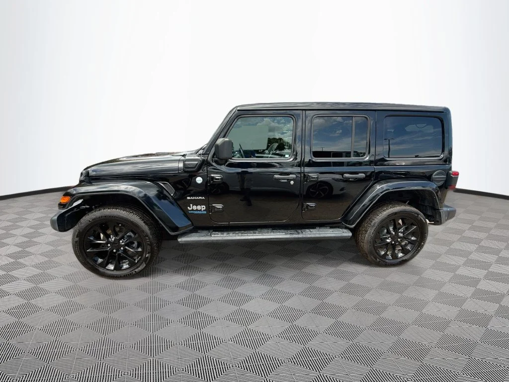 Used 2021 Black Jeep Unlimited Sahara 4xe image 10