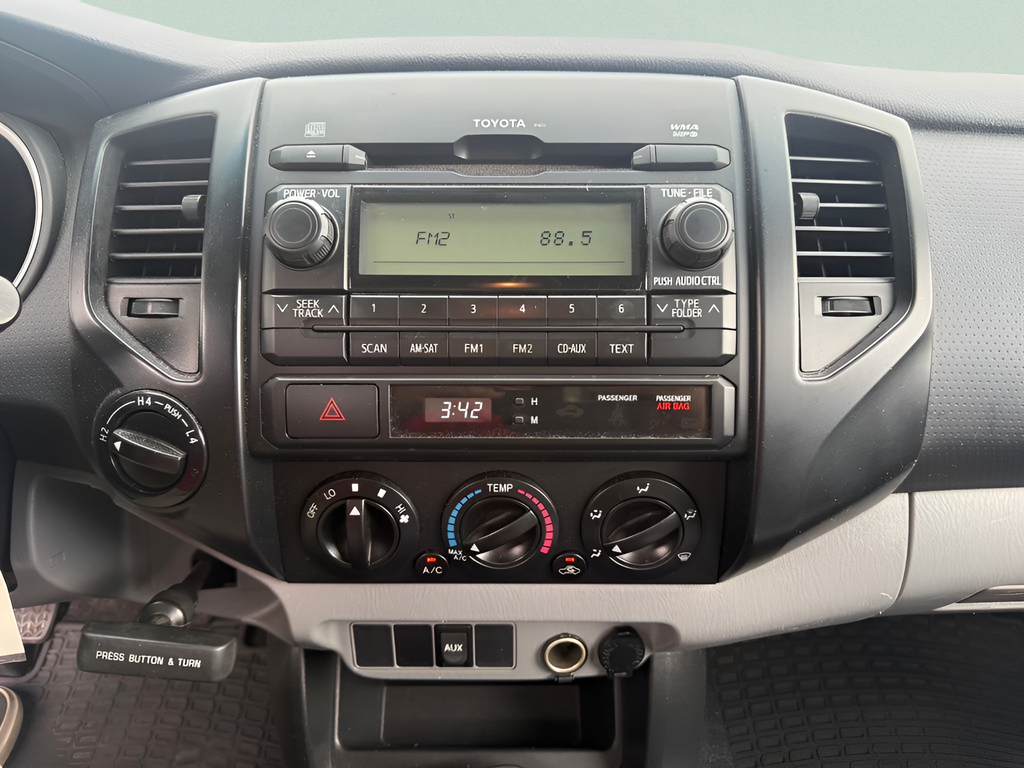 Used 2012 White Toyota Base image 21