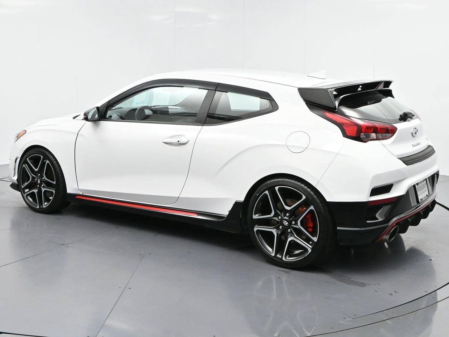 Used 2022 Lunar White Hyundai Base image 5