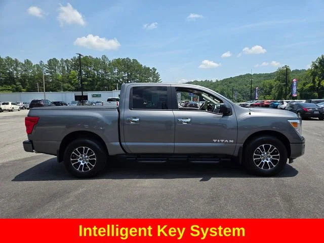 Used 2021 Gray Nissan SV image 10