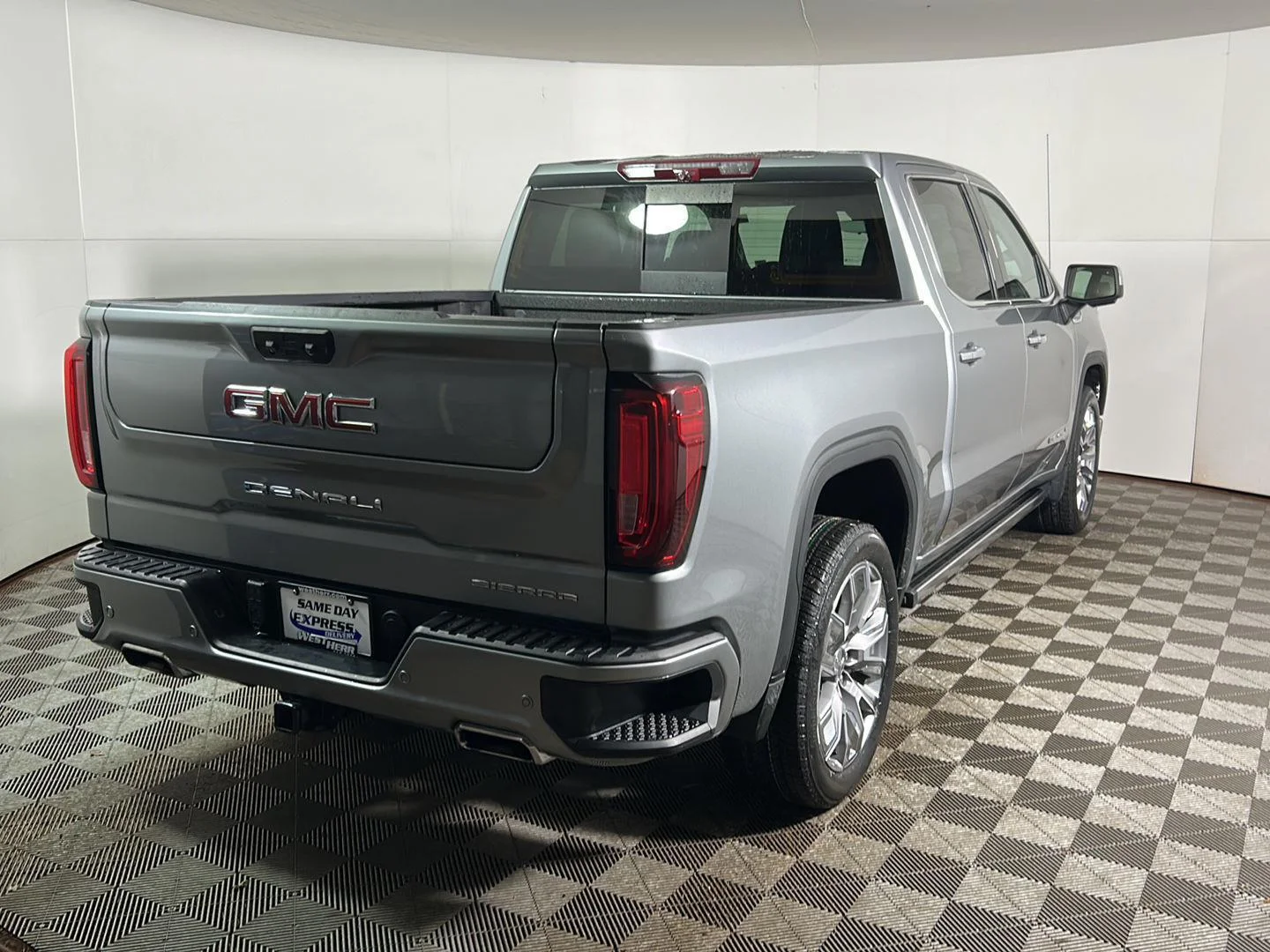 Used 2024 Sterling Metallic GMC Denali image 7