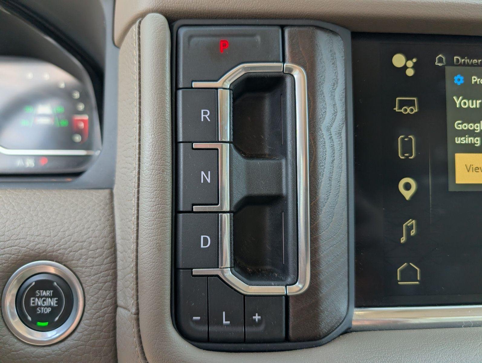Used 2022 White Frost Tricoat GMC Denali image 23
