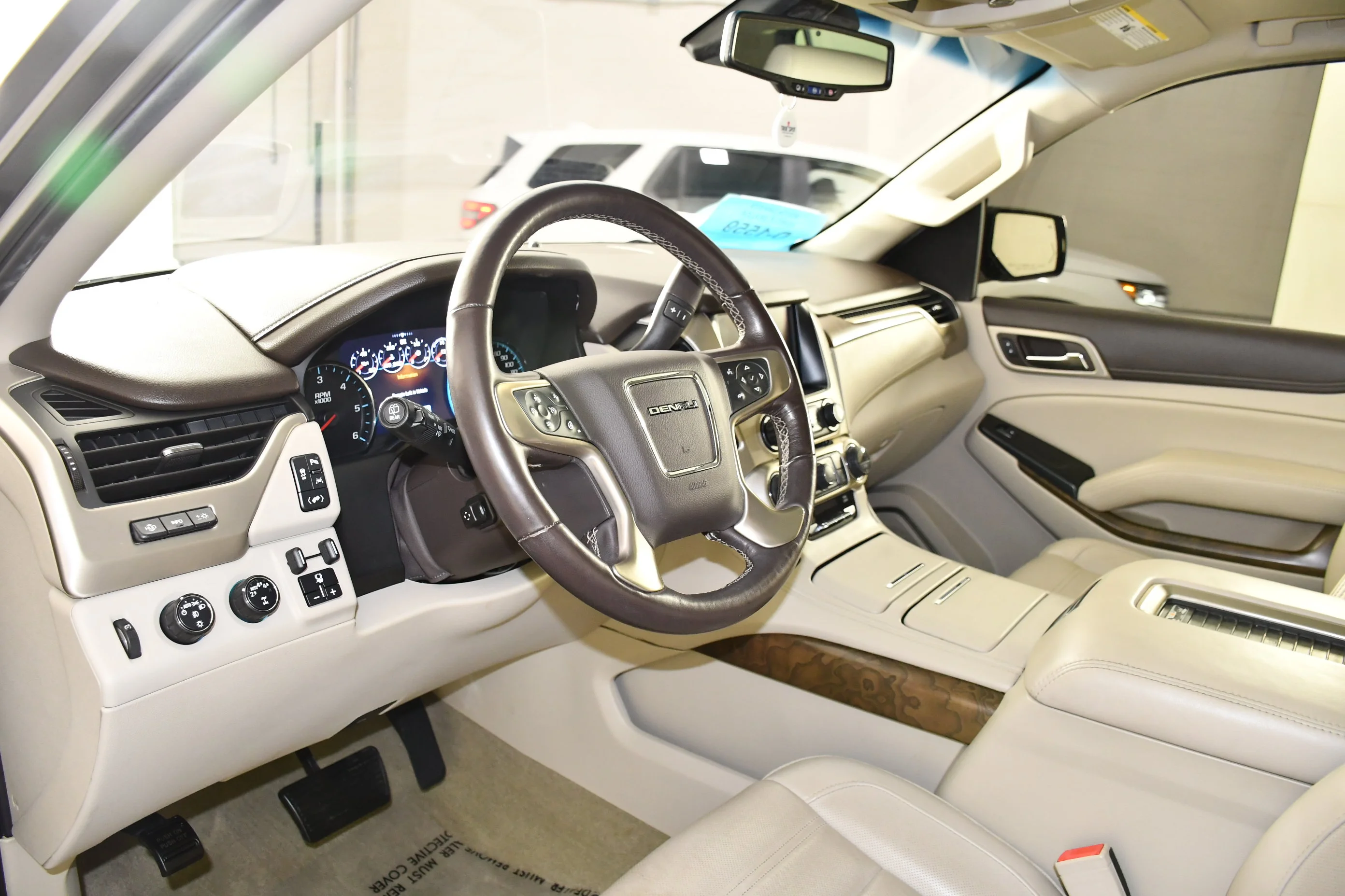 Used 2018 Onyx Black GMC Denali image 2