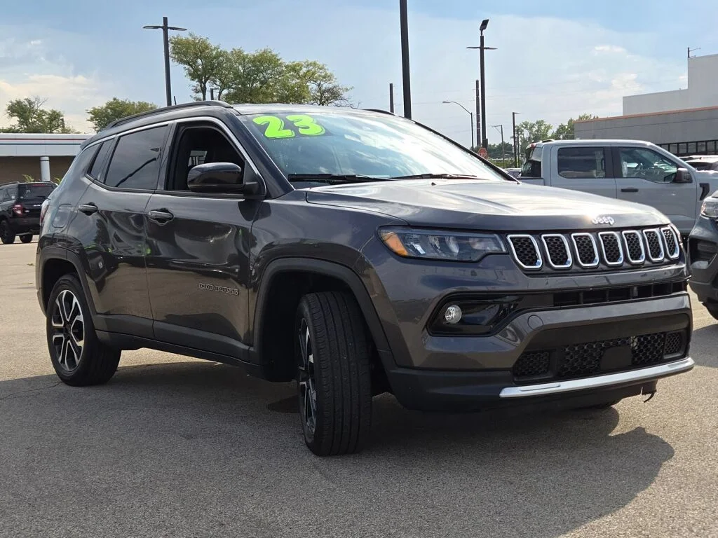 Used 2023 Crystal Metallic Jeep Limited image 3