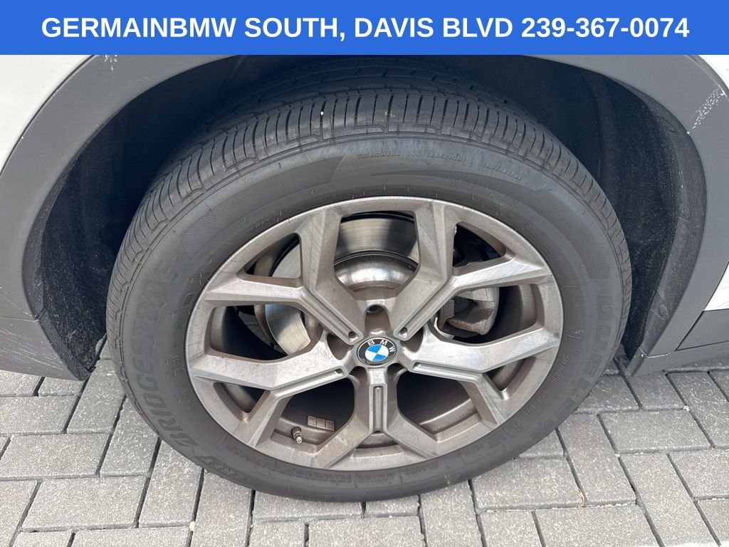 Used 2021 White Metallic BMW xDrive30i image 13