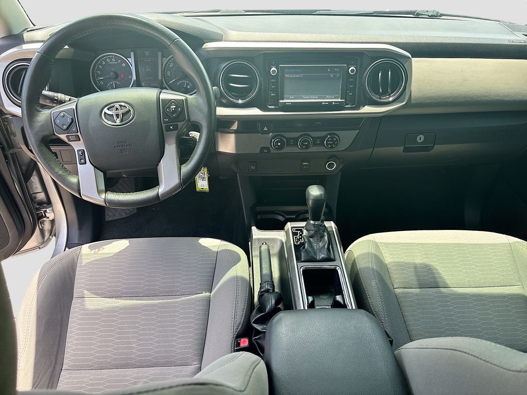 Used 2017 Silver Toyota SR5 image 33