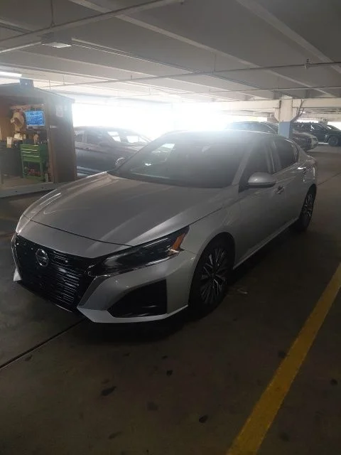 Used 2023 Silver Nissan 2.5 SV image 2