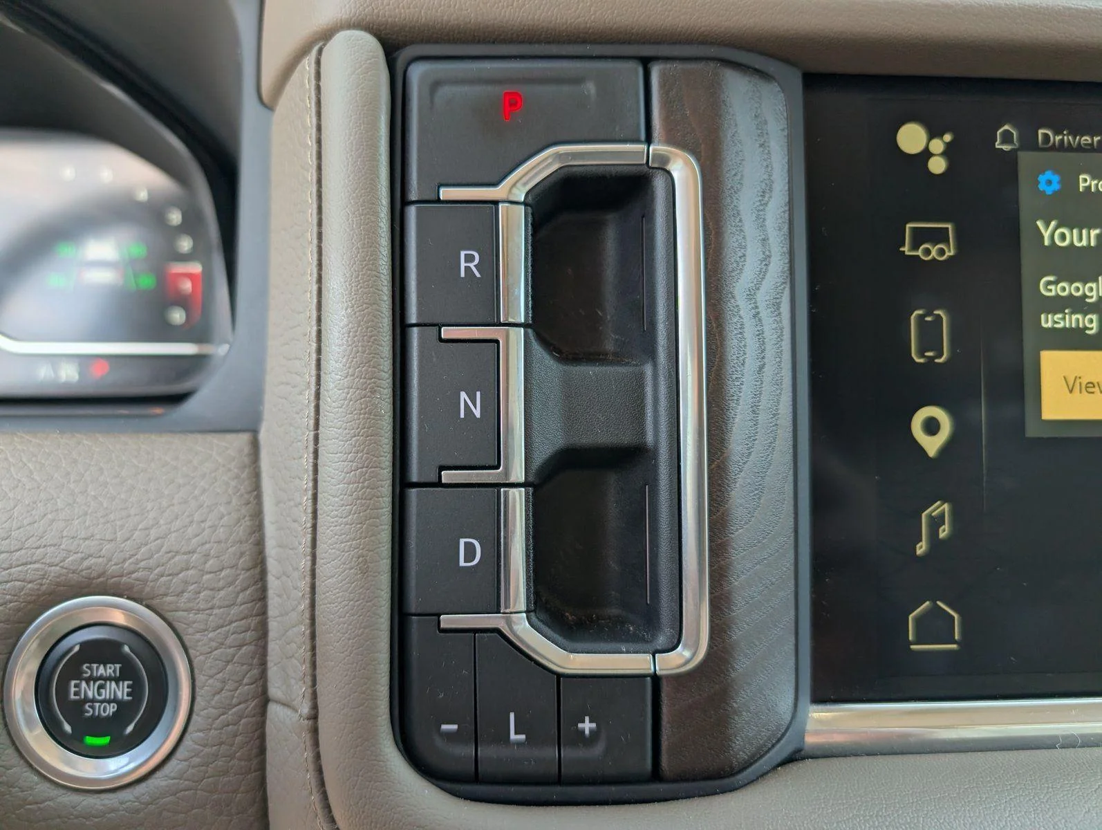 Used 2022 White Frost Tricoat GMC Denali image 23